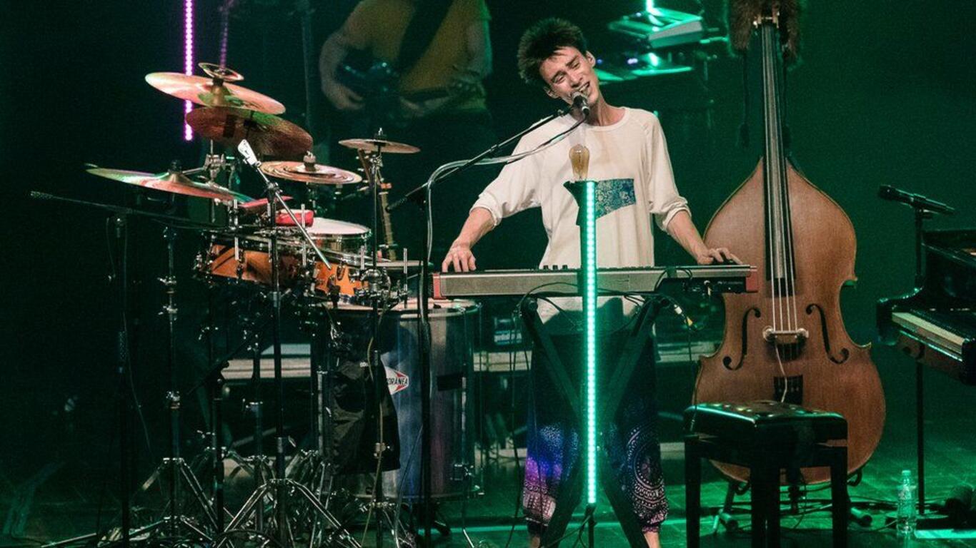 Is Jacob Collier a jazz musician?